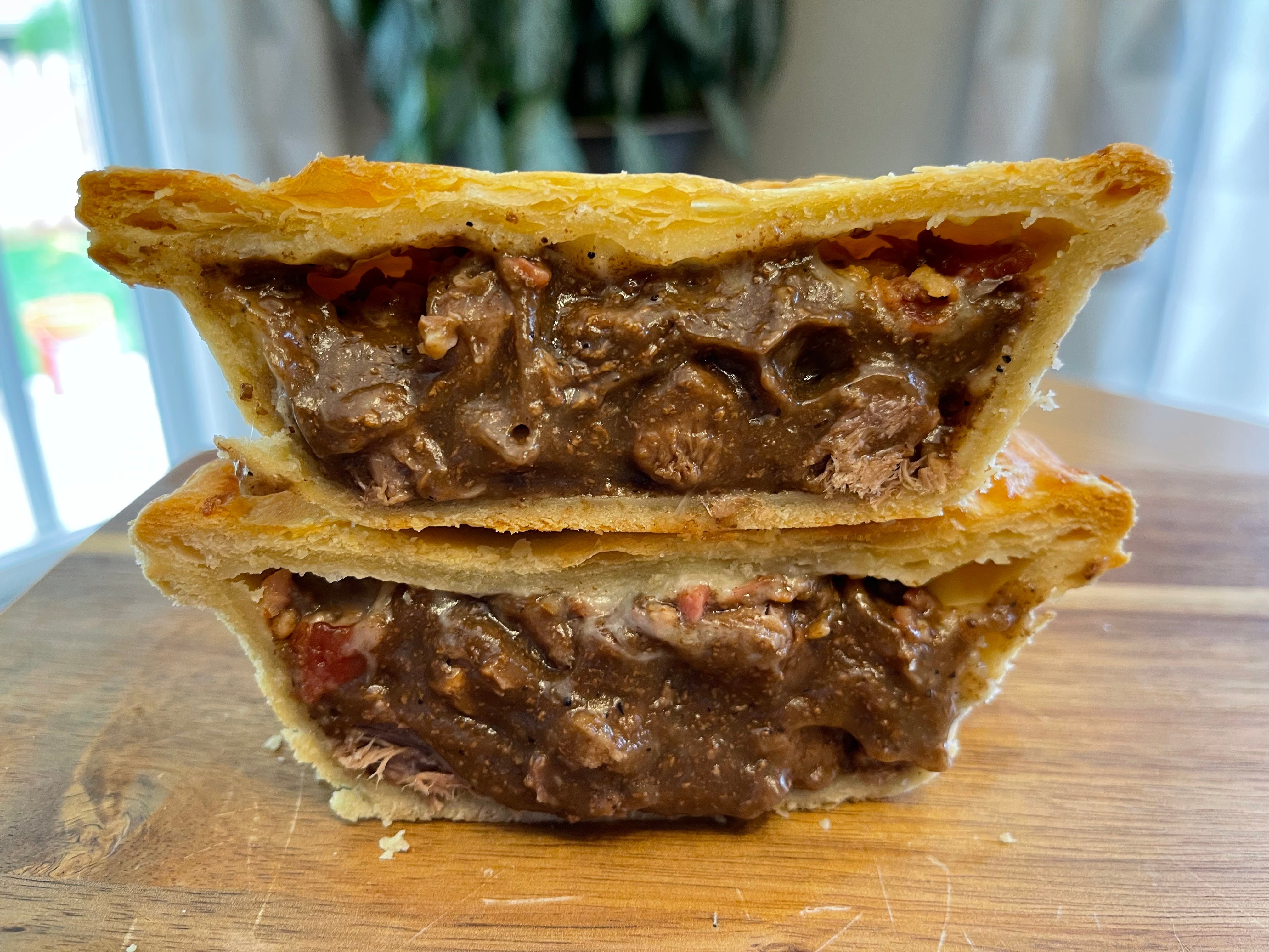 🦘 Steak, Cheese & Bacon Pie