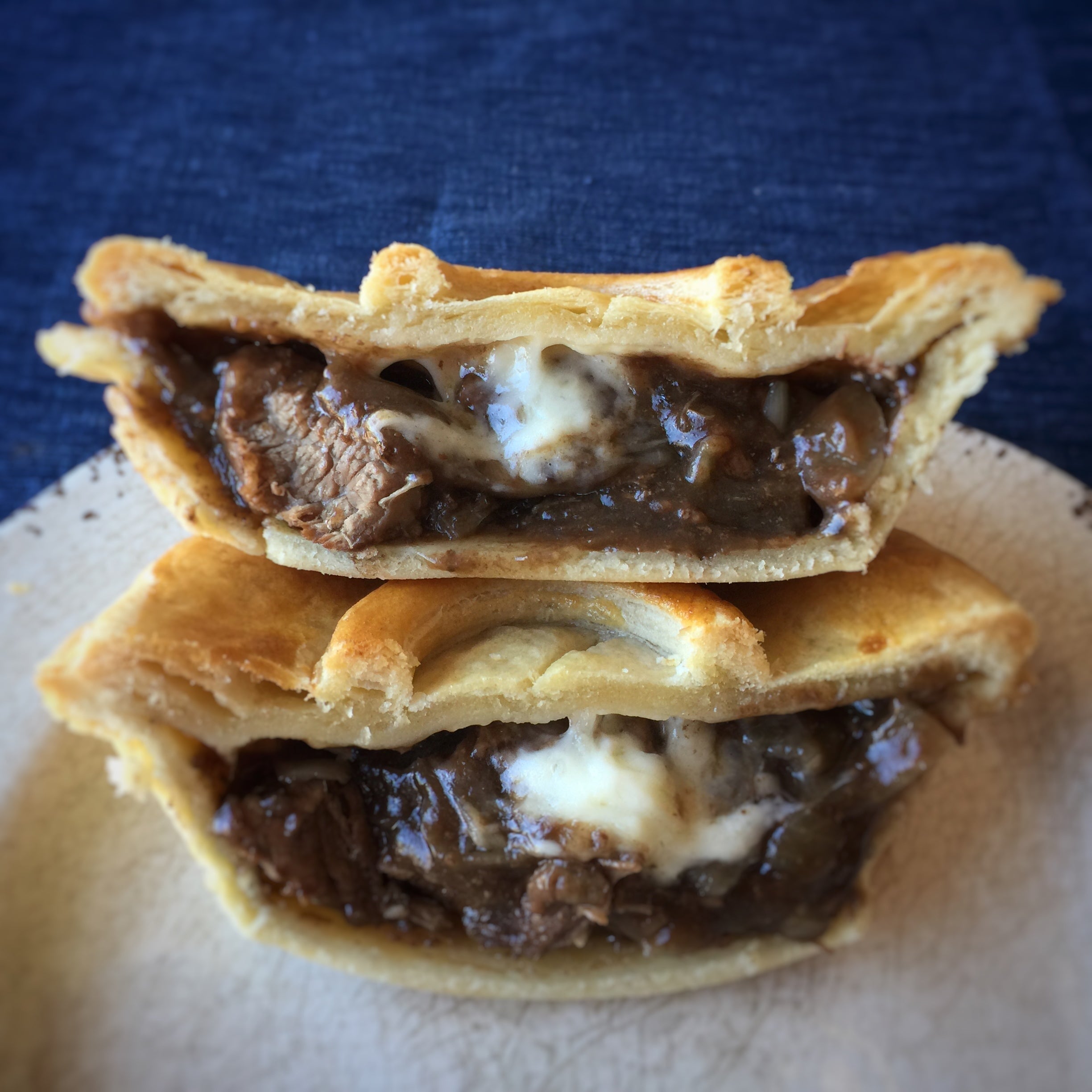 🦘 Steak & French Onion Pie