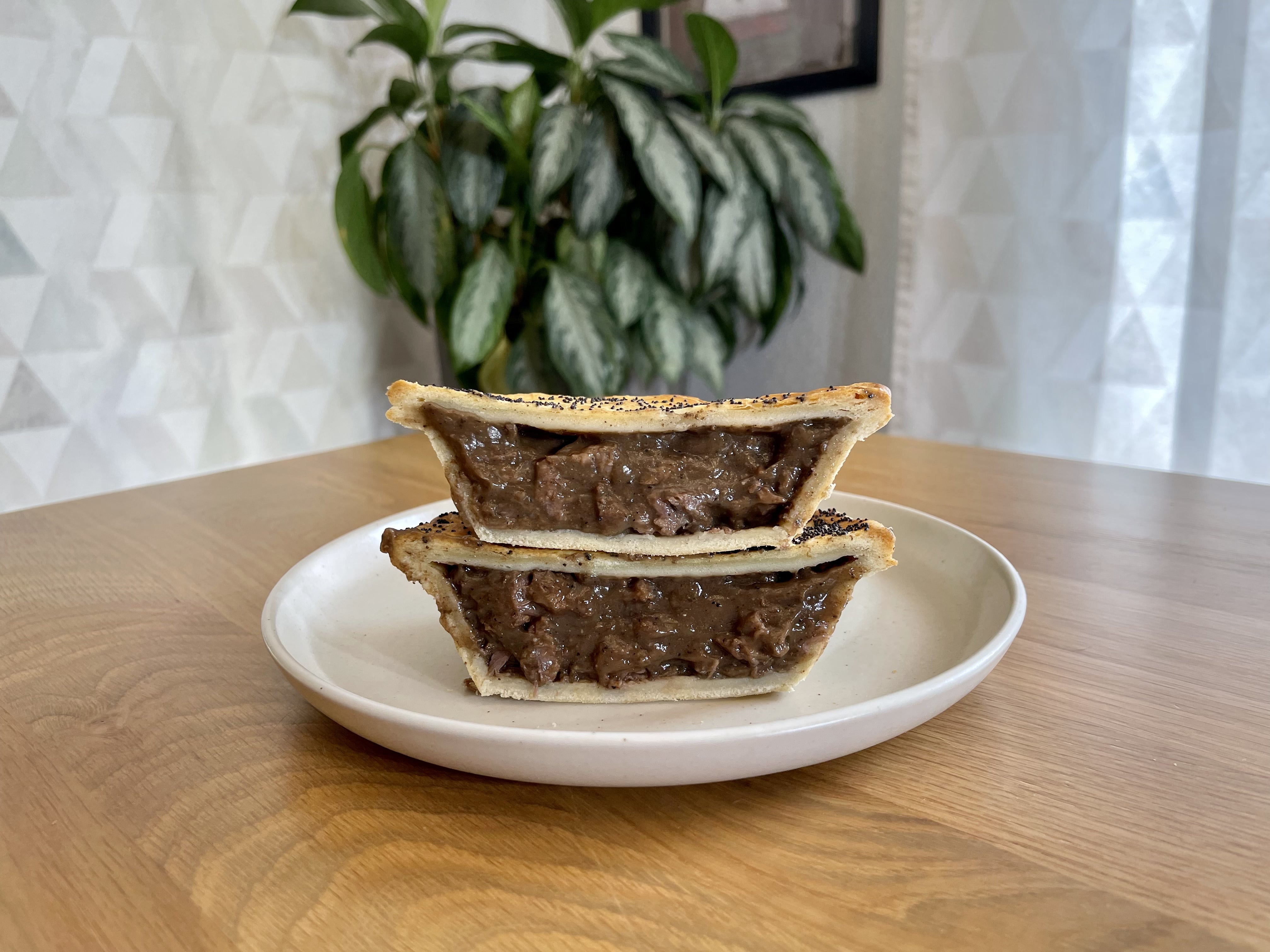 🦘 Steak & Pepper Gravy Pie